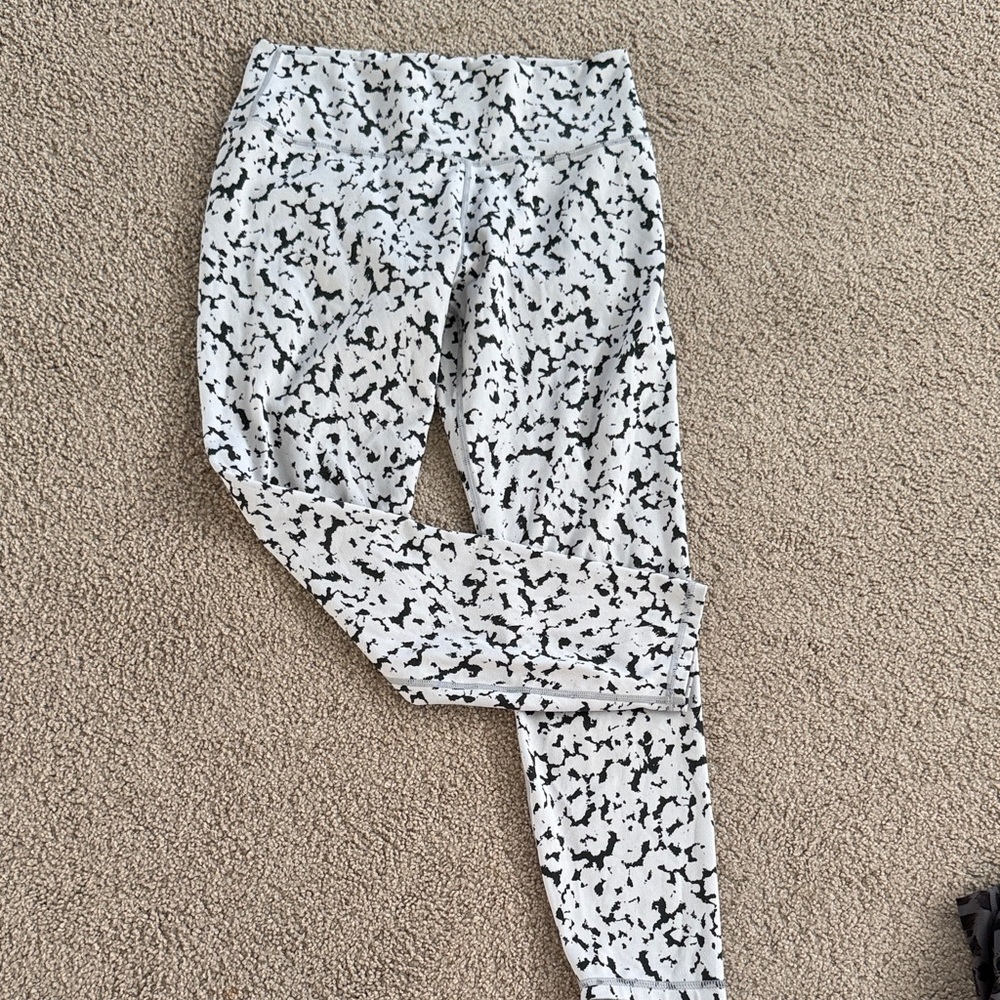 Varley is Black and White Patterned Leggings Large
